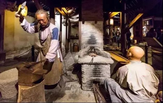 �����˾������ĸ���ʵ�����