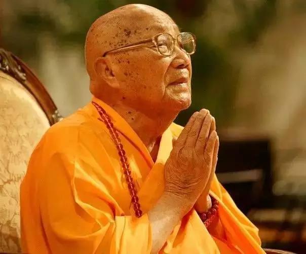 今日本焕长老圆寂七周年纪念日!祈愿长老不舍众生,乘愿再来! 今日本焕长老圆寂七周年纪念日!祈愿长老不舍众生,乘愿再来!