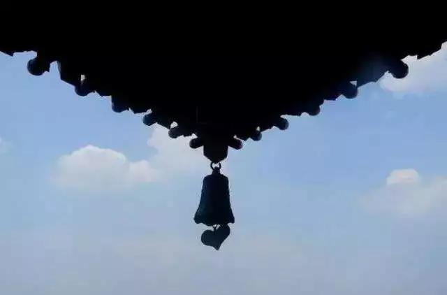 ������վ���һ�꣬ȴ������������ô�죿