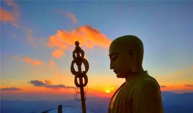 从凡夫转变为圣人,就是要不断地觉察自己 从凡夫转变为圣人,就是要不断地觉察自己