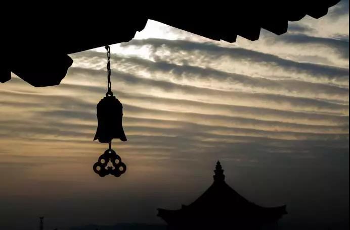 从凡夫转变为圣人,就是要不断地觉察自己 从凡夫转变为圣人,就是要不断地觉察自己