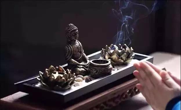 �ڼҾ�ʿ�ƽ��Ӧ����ν��в��ȣ�