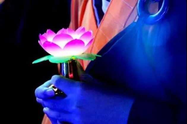 因果规律与佛菩萨加持有没有矛盾? 因果规律与佛菩萨加持有没有矛盾?