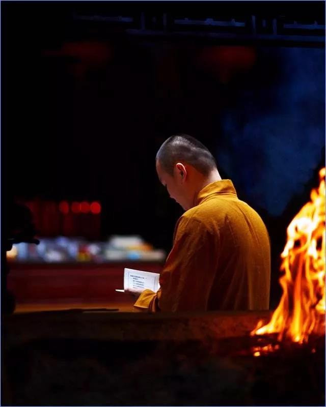 ����ǰһ��Ҫ�����������