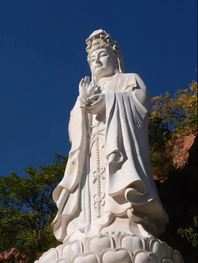 佛经当中如何记载观音菩萨圣号的功德? 佛经当中如何记载观音菩萨圣号的功德?