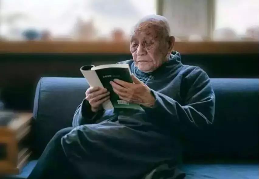 �βγ��ϣ������𾭣��������������ĸ��£�