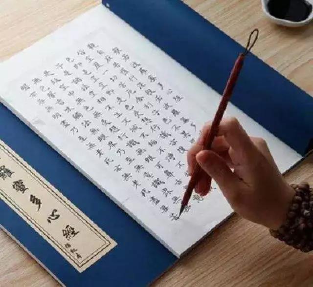 �βγ��ϣ������𾭣��������������ĸ��£�