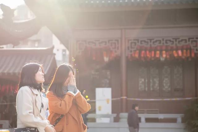 ��Щ�꣬��Ӱ�Ӿ����󵼵ķ�̳�ʶ����