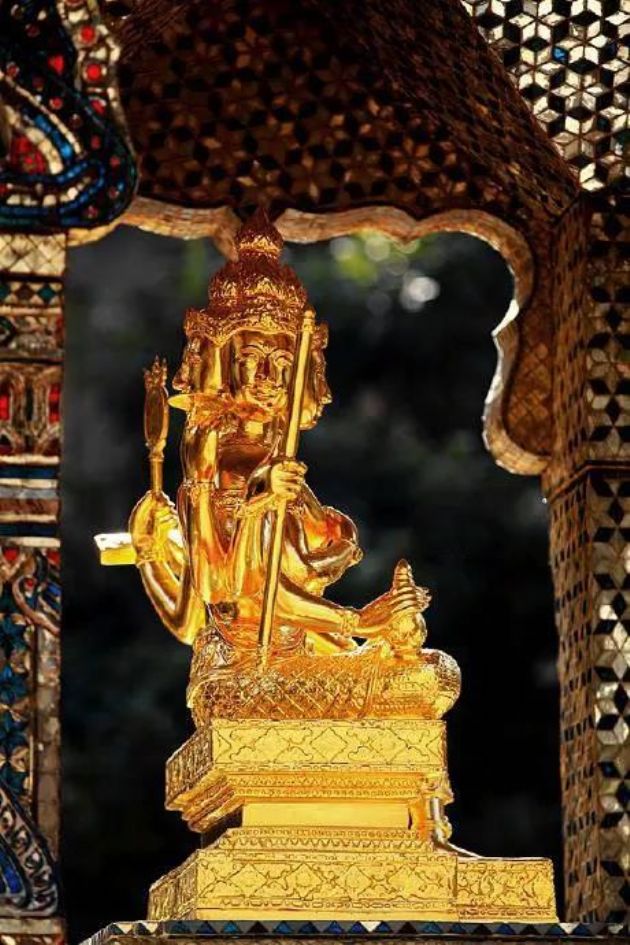 任职70年的香灯师:一个平凡比丘尼的觉悟之路 任职70年的香灯师:一个平凡比丘尼的觉悟之路