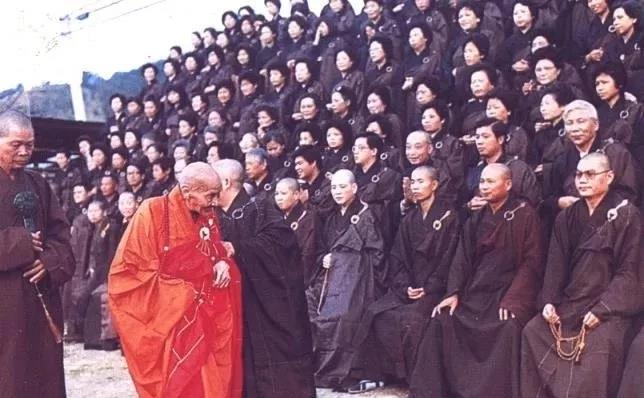 入洞坐禅念佛十几年,预知时至,念佛往生! 入洞坐禅念佛十几年,预知时至,念佛往生!