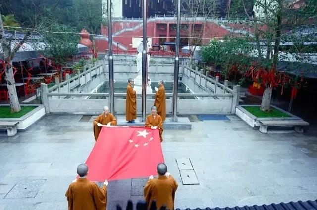 70��ǰ��վ���찲�ų�¥�μӿ�������Ψһɮ��ԭ������