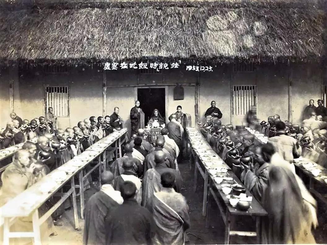 ��������̩�������Ϻ���Բ�ż����գ��廳һ����ɮ���ı��У�