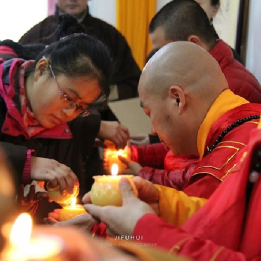 ���������������գ������۹��ƹ��ޣ���Բ����