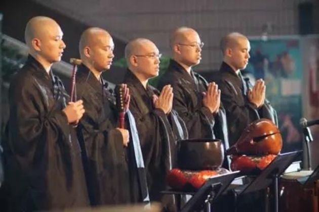 今生定要好好修,勿要欠下三宝的债! 今生定要好好修,勿要欠下三宝的债!