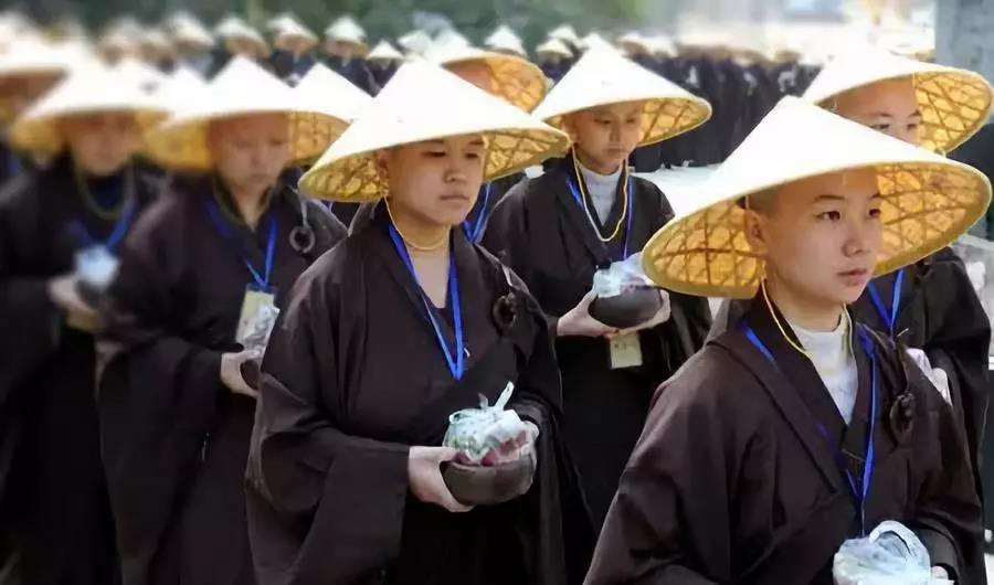 Ϊ��Ů��һ��ֻ�ܳ���һ�Σ�