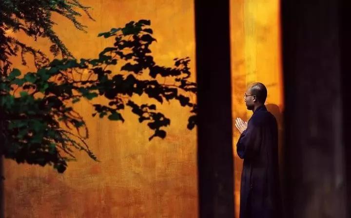 ���������У����ֳ��Һ��ڼ���