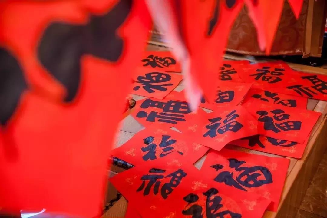 ���˸�����һ�вƸ�����Ϊ������