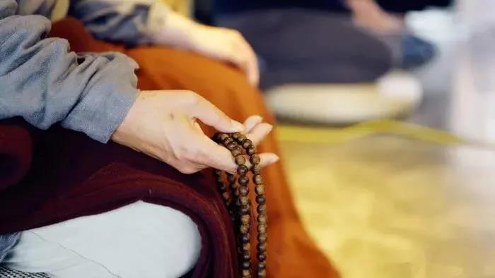 初学念佛不可散念,必须计数 初学念佛不可散念,必须计数