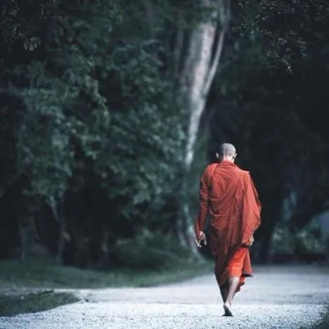 佛子能拜鬼神吗? 佛子能拜鬼神吗?