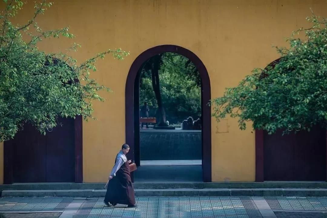 要改变自己无始以来养成的习惯,必然要经历一个艰难的过程 要改变自己无始以来养成的习惯,必然要经历一个艰难的过程