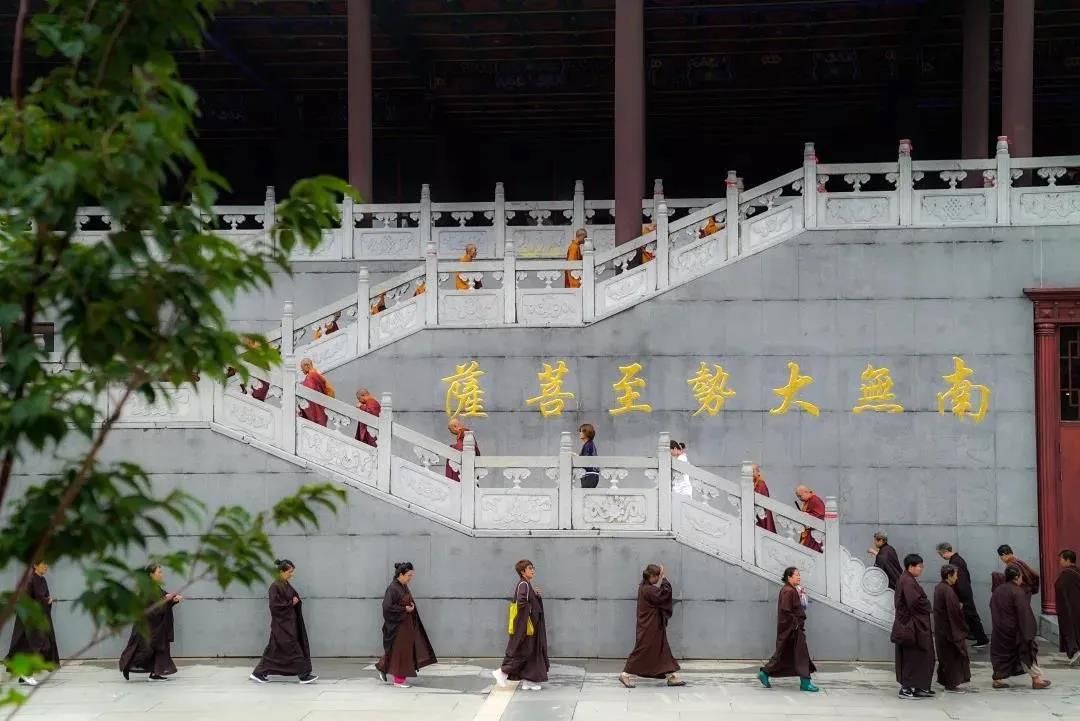 要改变自己无始以来养成的习惯,必然要经历一个艰难的过程 要改变自己无始以来养成的习惯,必然要经历一个艰难的过程