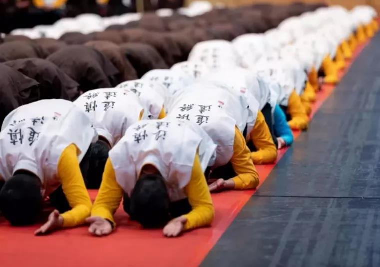 拜佛如果不明白一句话,再多也是无益! 拜佛如果不明白一句话,再多也是无益!