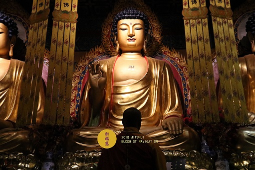 ��������Ĳ���ʥ����ԡ��ڣ������۹��ƹ��ޣ���Բ����