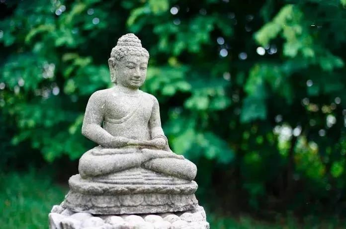 喧嚣世界里_佛法可以给你一心安宁… 喧嚣世界里_佛法可以给你一心安宁…