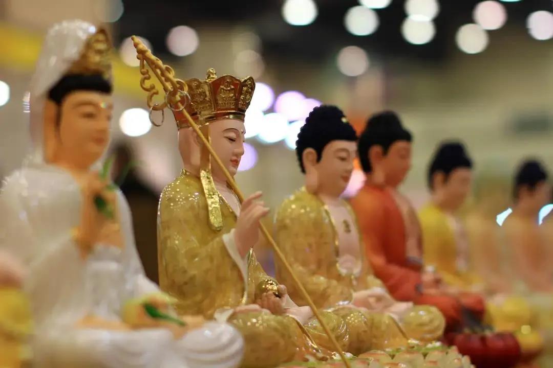 想得到25位大菩萨日夜保护?高僧说必须具备这两个条件 想得到25位大菩萨日夜保护?高僧说必须具备这两个条件