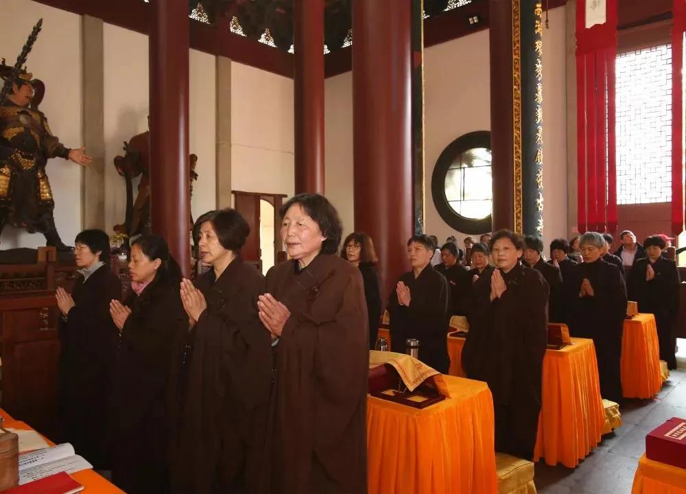 �ڼҾ�ʿ���������ε�����