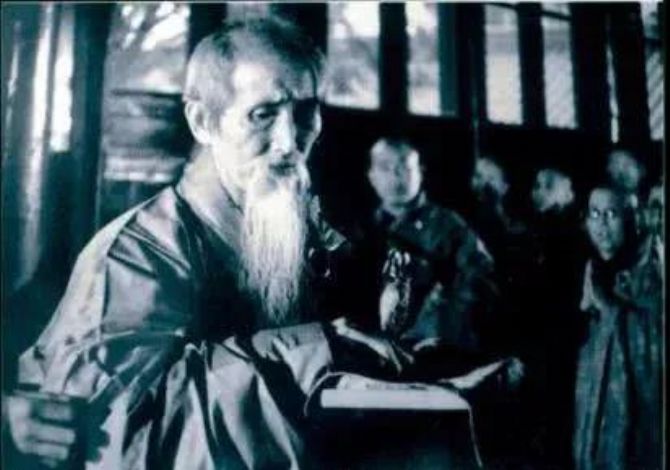 “我半路出家,一字不识,但知念一句阿弥陀佛而已!” “我半路出家,一字不识,但知念一句阿弥陀佛而已!”