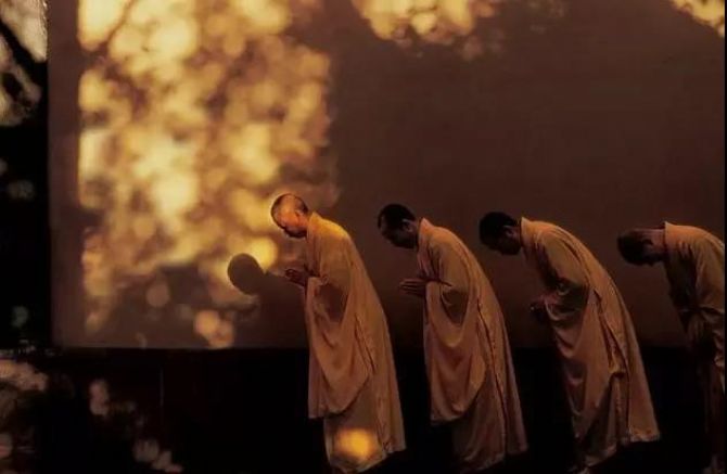 因为你福报不够,所以总被业障拖着走 因为你福报不够,所以总被业障拖着走