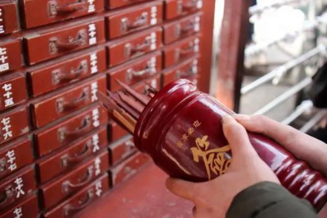 ���Ϊ�Լ�����һ֧����ǩ��