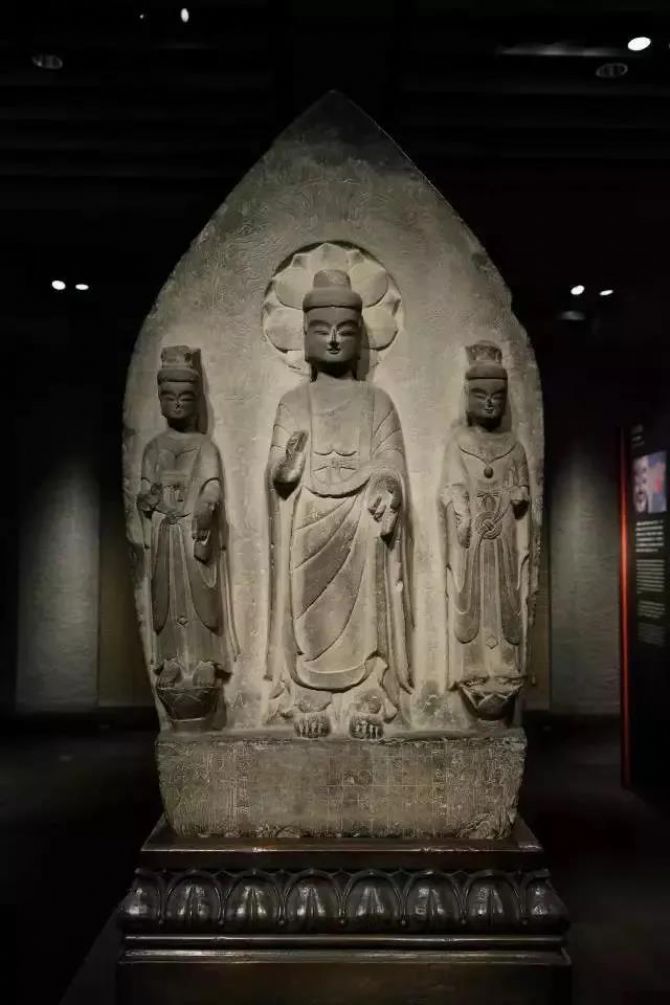 ����Ϊ��΢Ц�����������ܽ�ġ���Ц��Ե�������˽�һ�£�