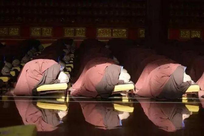 �����������������䲻��¶�