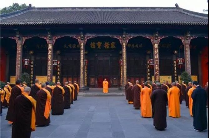 ���߾�ʾ����������ͷһ���������˺ô�ĸ�������