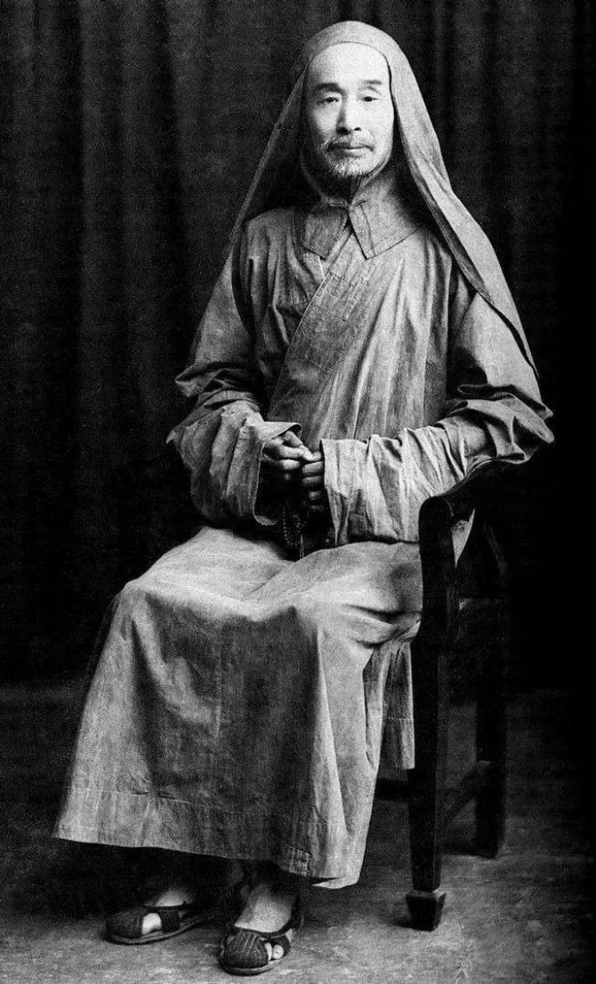 �����һ��ʦԲ�ż����գ�һ��Բ��ҫ���ģ�