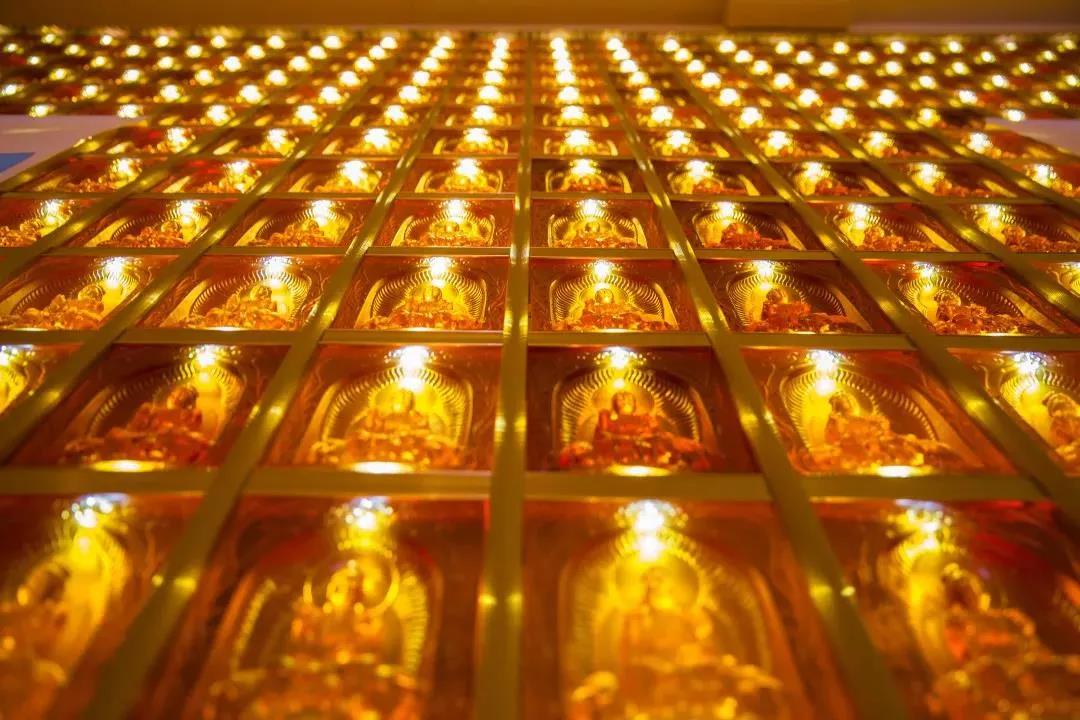 把佛法献给家人,让生活更美满! 把佛法献给家人,让生活更美满!