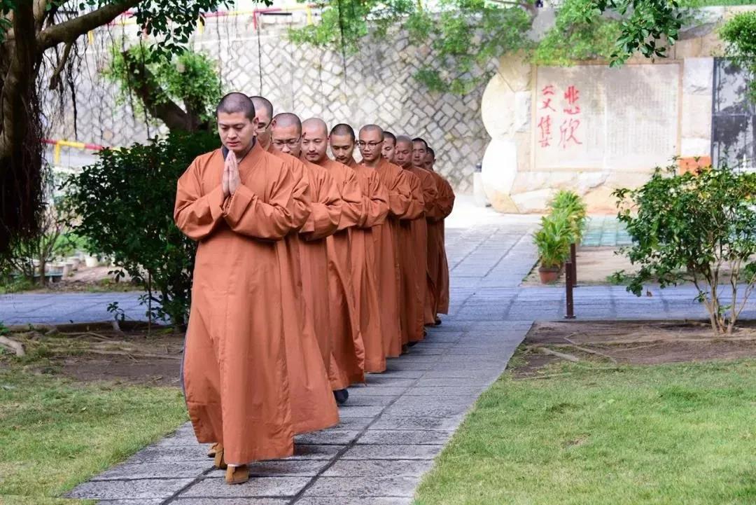 念到心中只单纯一念,无其他杂思想,便能预知时至 念到心中只单纯一念,无其他杂思想,便能预知时至