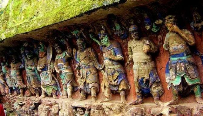 �����˵�Ĺ����̽��Ĺ��кβ�ͬ��