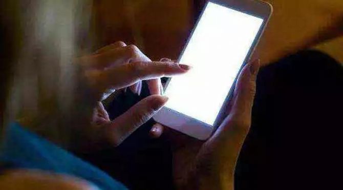 ѧ�����У�Ҫ��Ҫ�����ֻ���