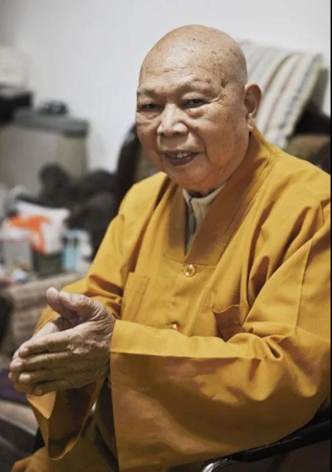 ���չ������ھ޽�һ�ϳ���Բ�ż����գ���Ը���ϲ�����������Ը������