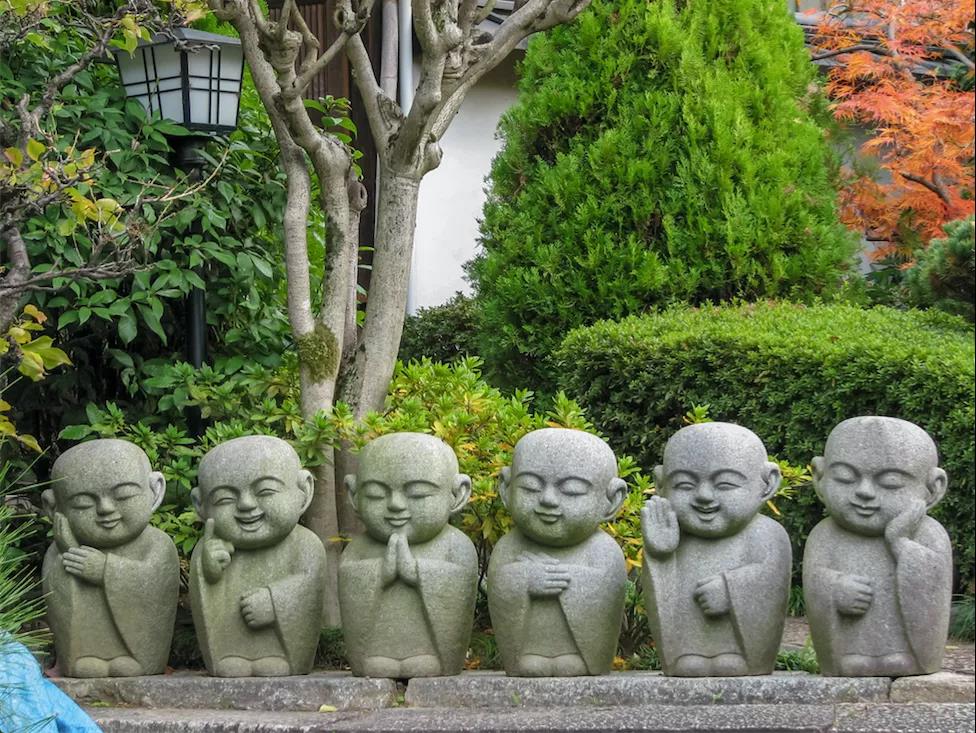 顺缘由它去,逆缘随他来,一切无所求 顺缘由它去,逆缘随他来,一切无所求