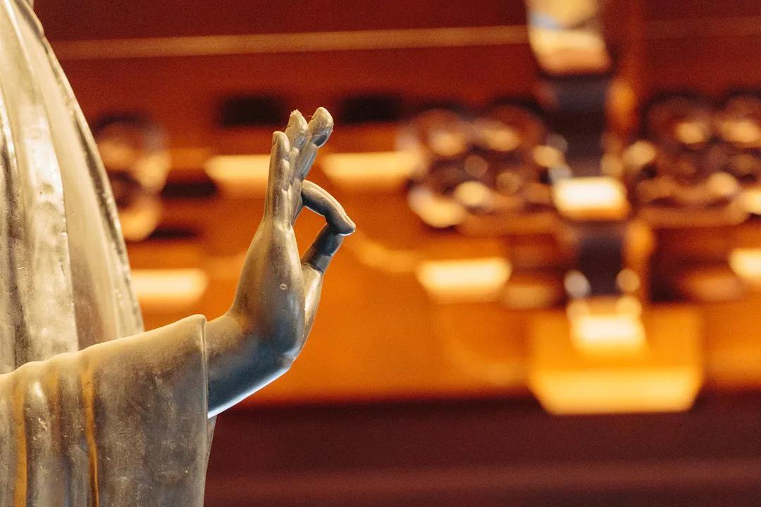 人为什么总是不自由?全都因为这根看不见的“锁链” 人为什么总是不自由?全都因为这根看不见的“锁链”