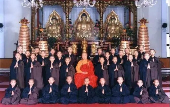 �����Ϻ���_����������һ�꣬�����˼���ʮ��Ĺ��£�