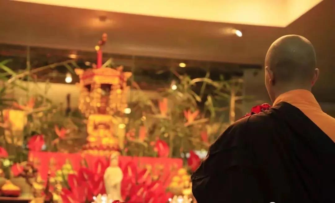 居士,僧人不是你朋友、闺蜜! 居士,僧人不是你朋友、闺蜜!