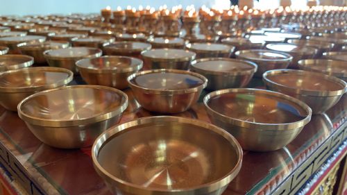 ����������������ӭ�����ߵ�һ�ڷ�������ˮ���ޣ�����Բ����