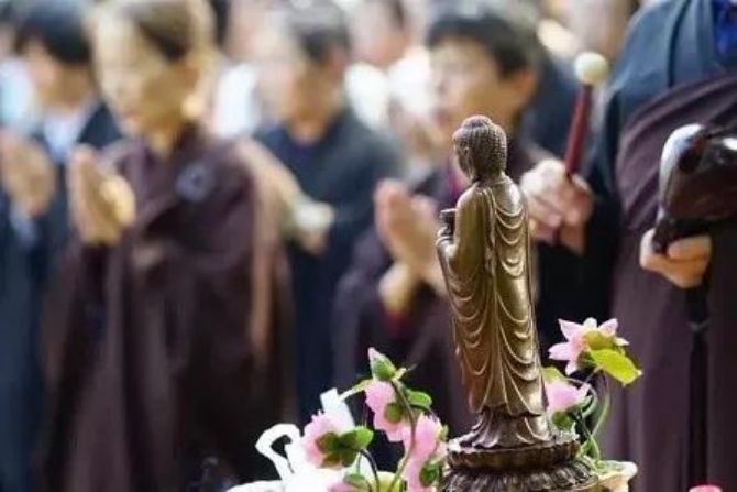 一起看看念佛人到底有多尊贵 一起看看念佛人到底有多尊贵