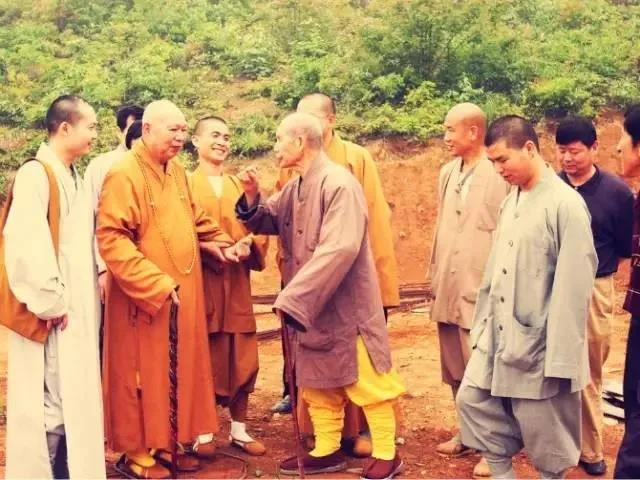 ���¶�ʮ�ţ����Ŵ����Դ�Ϻ���Բ�ż����գ�