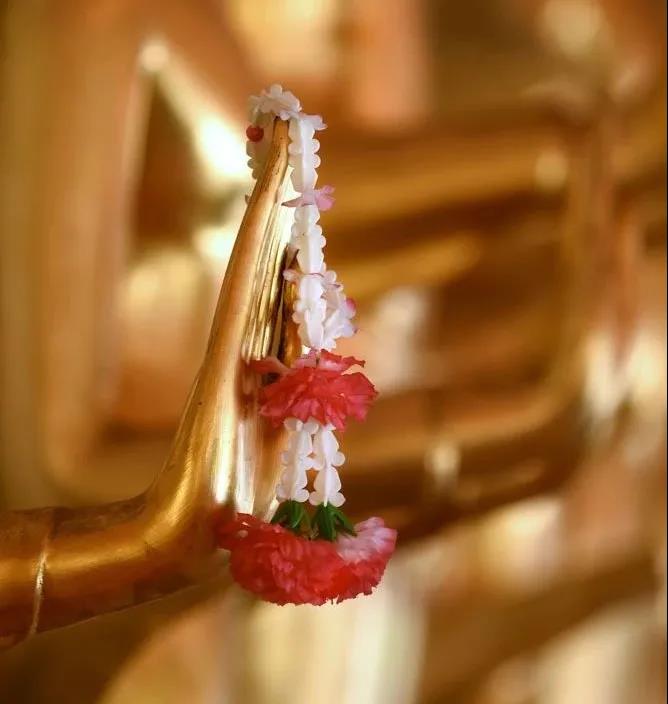 ���÷���ı��󰵲���������˽���